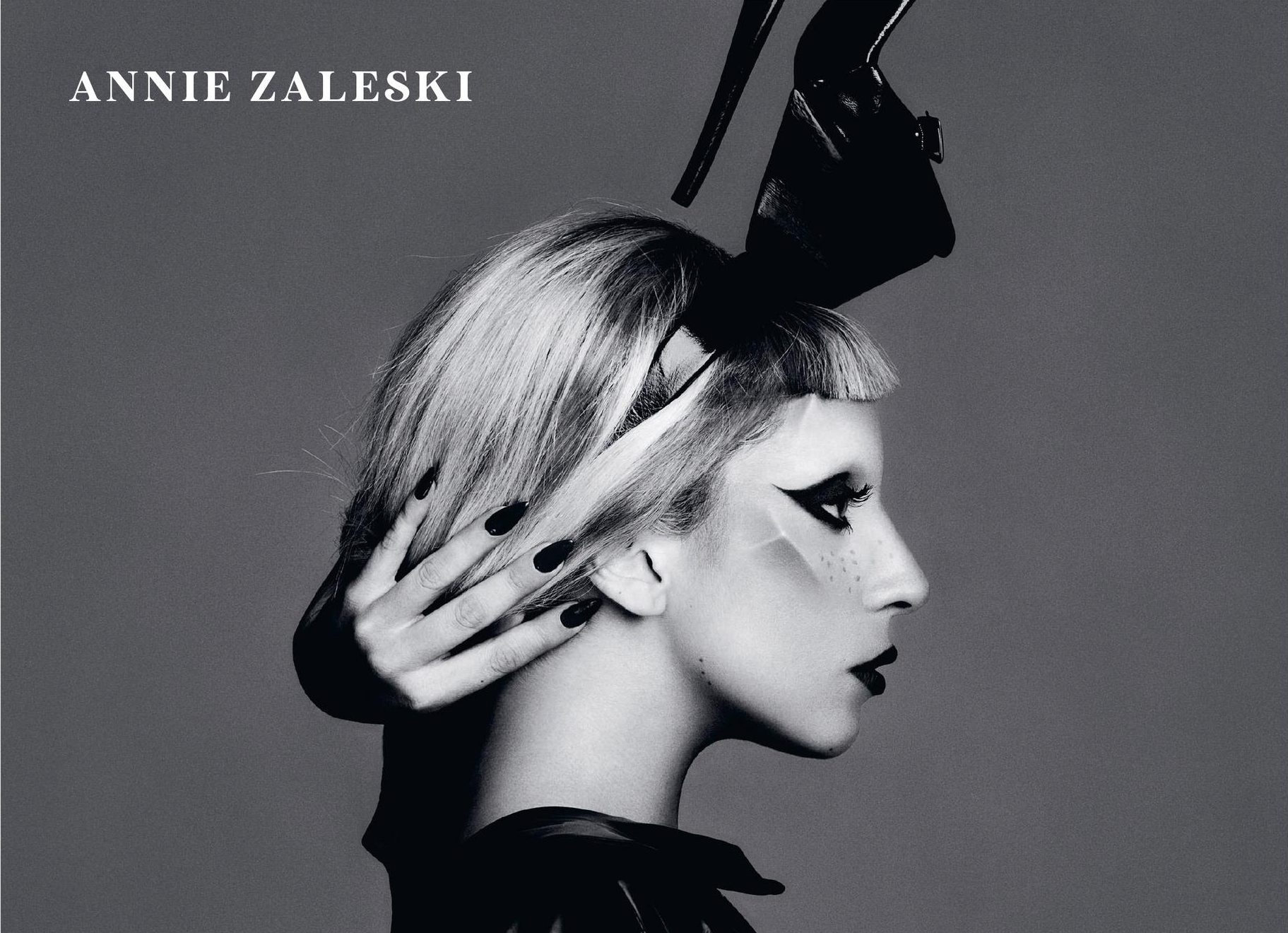 LADY GAGA – Applause, Di Annie Zaleski - FRAMED Magazine