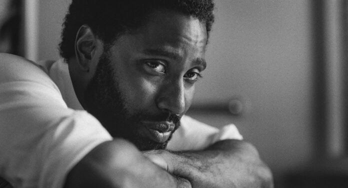 John David Washington in una scena di Malcolm and Marie - Courtesy of Netflix