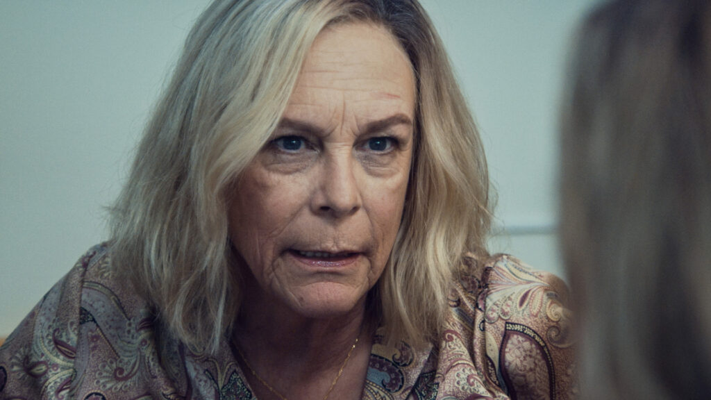 Jaime Lee Curtis in The Bear (3x08).  CR: FX.