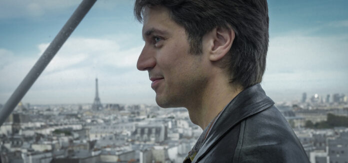 Lucas Bravo in una scena di Libre di Mélanie Laurent. Courtesy of Prime Video